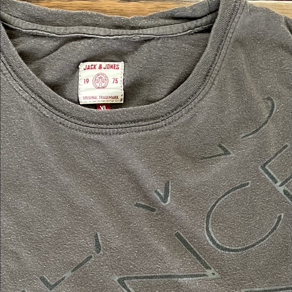 Jack&Jones grey T-shirt sz L